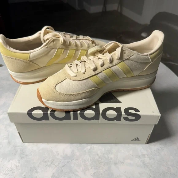 Adidas Run 70s 2.0, the “Lemonades” - Picture 2 of 6